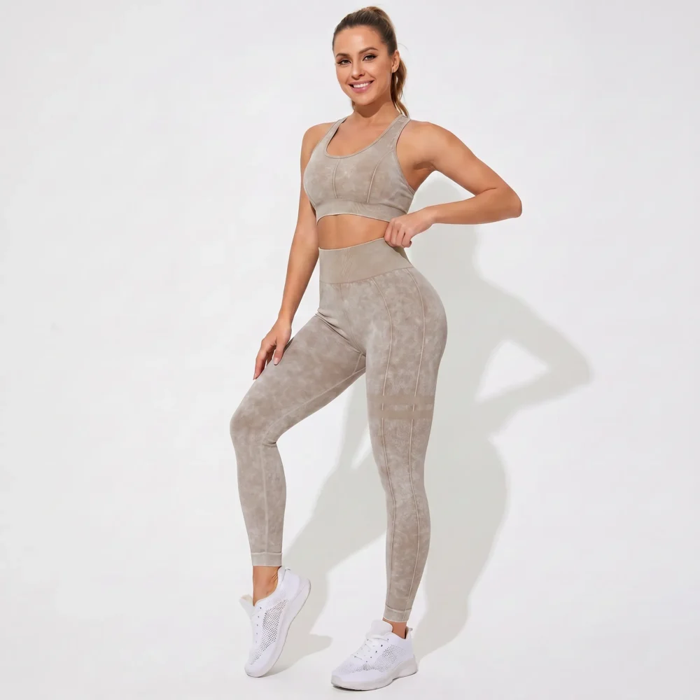 Legginsy z wysokim stanem i ozdobnymi przeszyciami